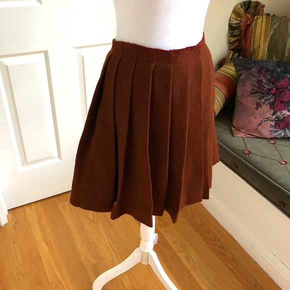 Miu Miu Wool Pleated Mini Midi Skirt (Italian 40, ~ S) FLAWED - Picture 4 of 11